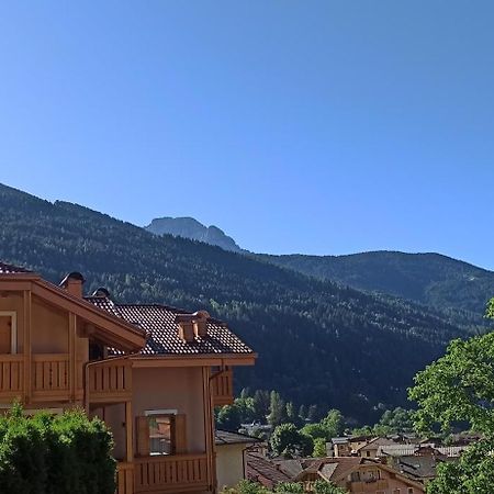 Le Balze Di Carisolo, Trilocale Con Giardino Leilighet Eksteriør bilde
